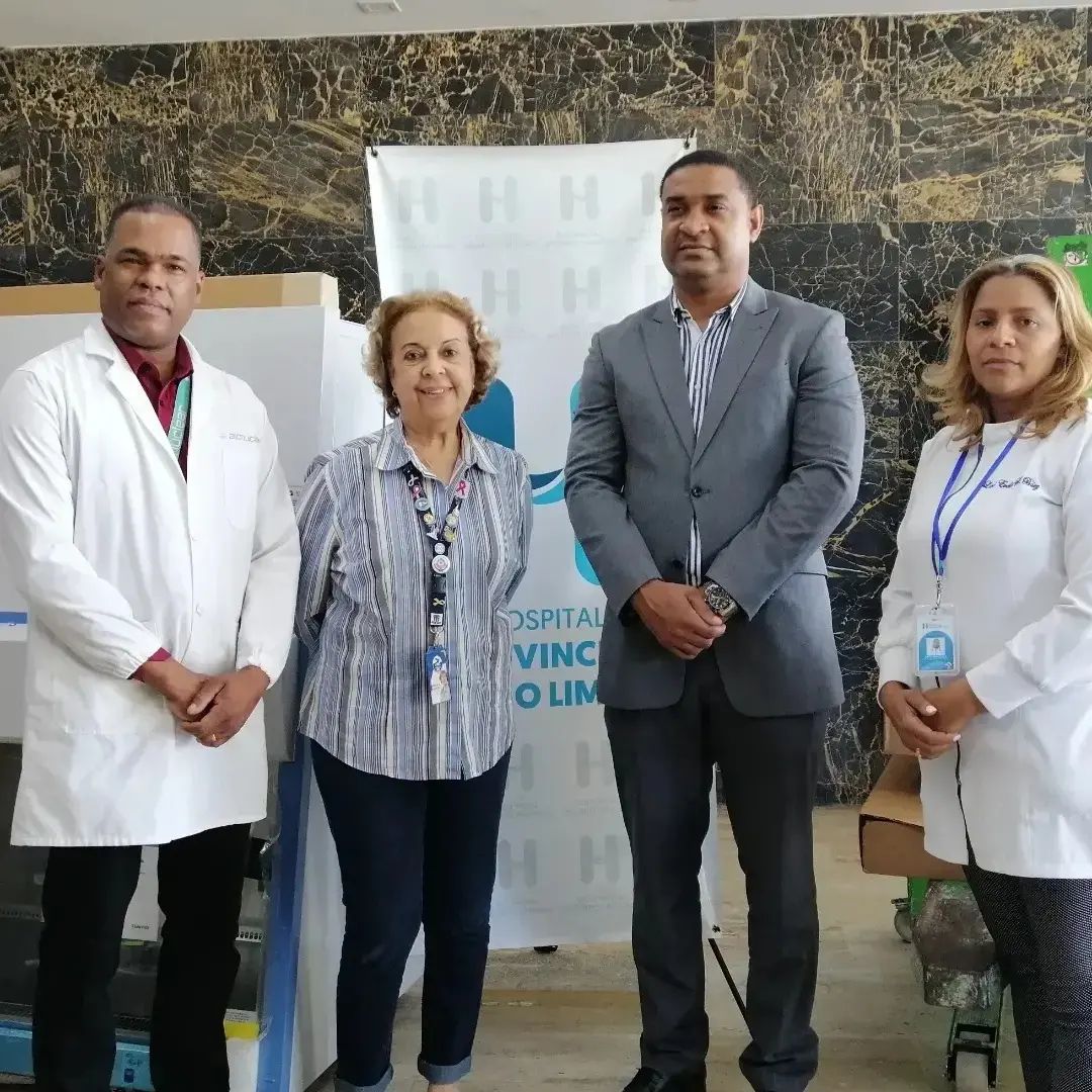 You are currently viewing El Servicio Nacional de Salud (SNS),  entrega Cabina de Bio Seguridad al  Hospital Ricardo Limardo.