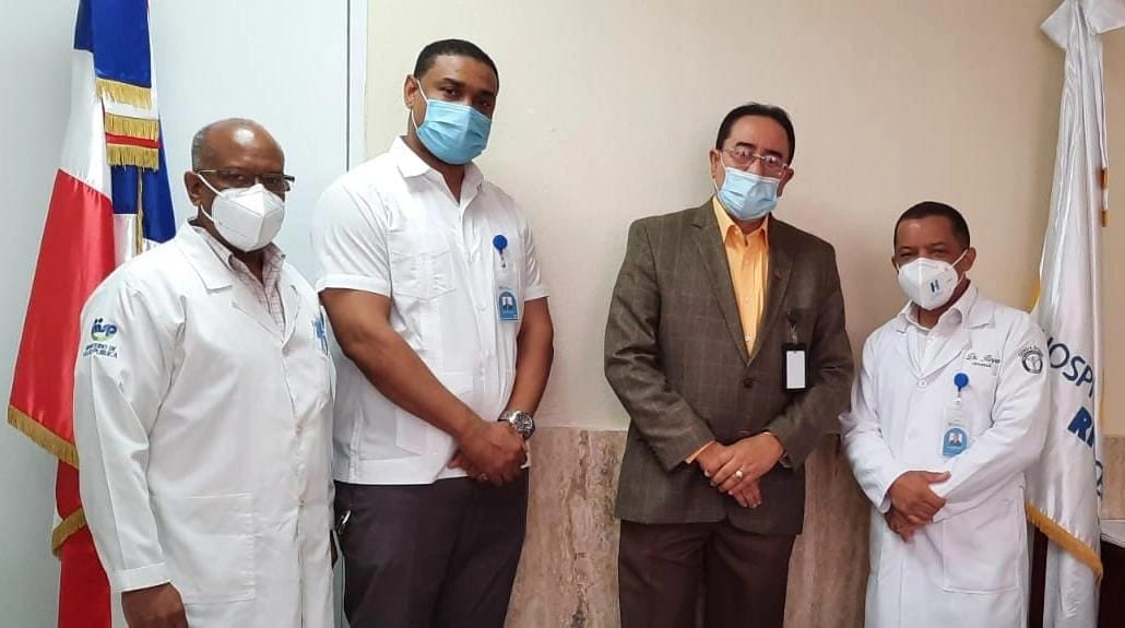 Read more about the article El director de Salud Ambiental Dr. Carlos Manuel Cueto, visito el Hospital Provincial Ricardo Limardo.