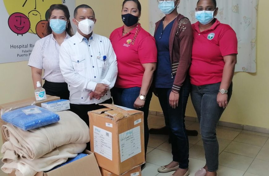 Voluntariado Jes&uacute;s con los Ni&ntilde;os entrega donaci&oacute;n al Hospital Provincial Ricardo Limardo.