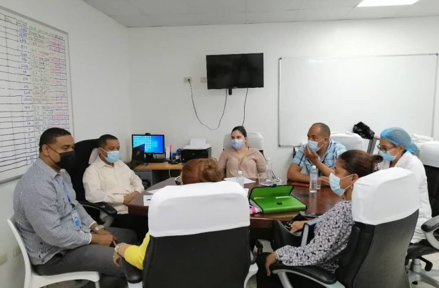 El Hospital Provincial Ricardo Limardo recibi&oacute; a directivos del Banco de Sangre del Servicio Nacional de Salud.