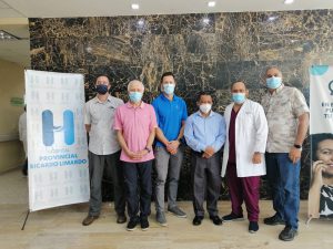 Read more about the article Las fundaciones Pro Infancia y College of Physicians and Surgeone of Ontarlo visitan al Hospital Provincial Ricardo Limardo.