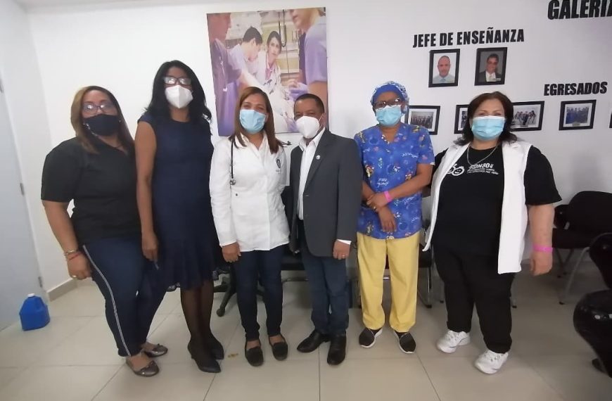 Hospital Ricardo Limardo recibi&oacute; talleres sobre el Programa Mama Canguro.