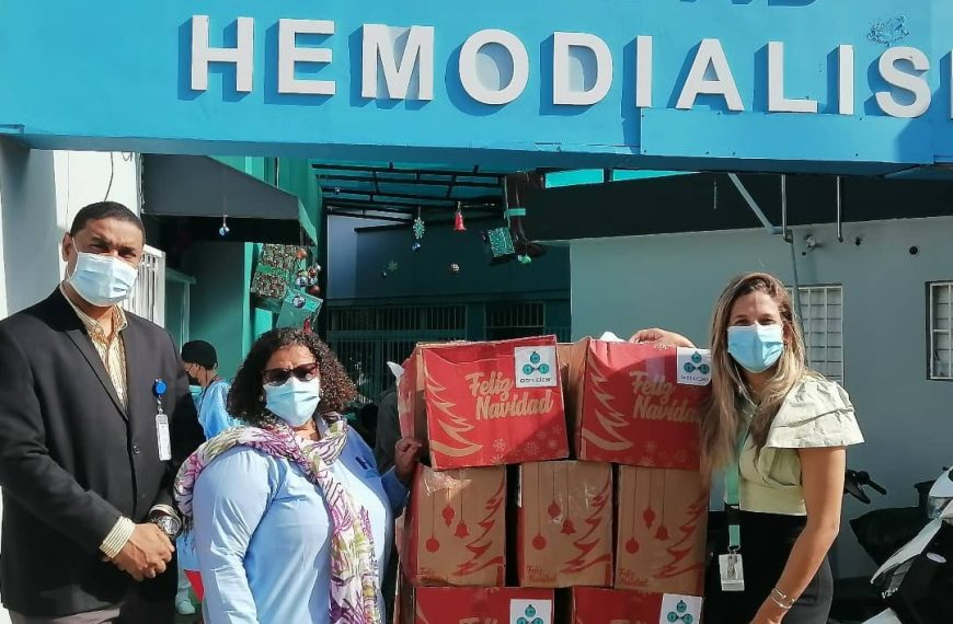 Bio-Nuclear realiz&oacute; la entrega de regalos navide&ntilde;os a los pacientes de Hemodi&aacute;lisis.