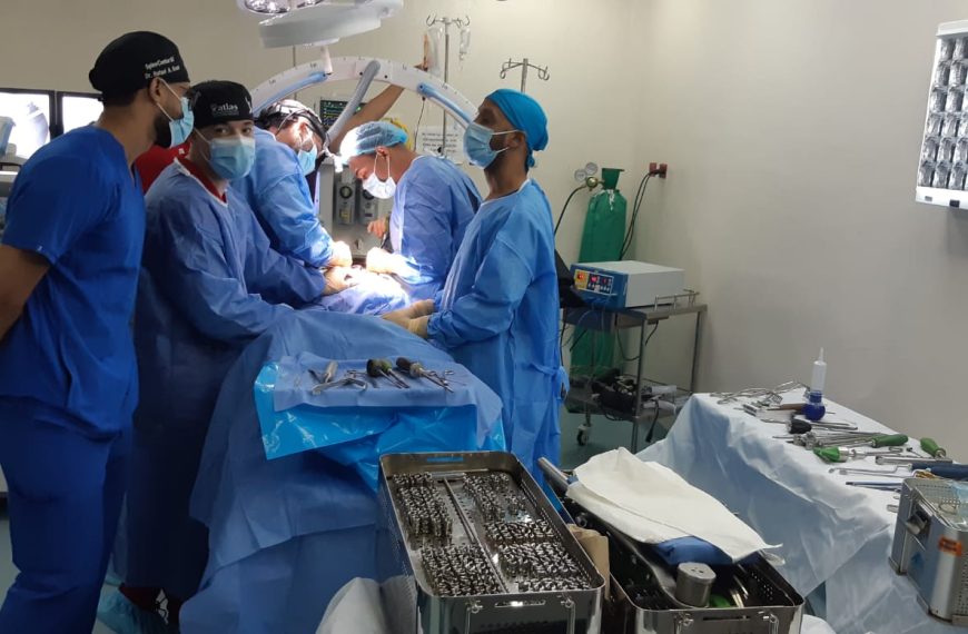 El Hospital Provincial Ricardo Limado y la Fundaci&oacute;n Spine Center realizaron jornada quir&uacute;rgica.