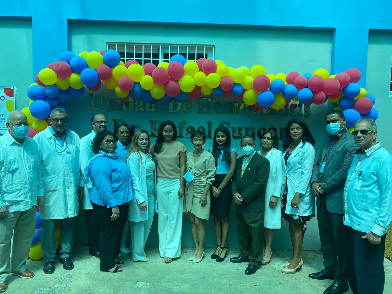 Read more about the article Hospital Provincial Ricardo Limardo realizó un reconocimiento póstumo al doctor Rafael Suncar fundador de la Unidad de Hemodiálisis.