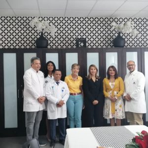 Read more about the article Directora de Servicios Hospitalarios Yocasta Lora y el Director Regional, doctor Manuel Lora Perelló visitan Puerto Plata .