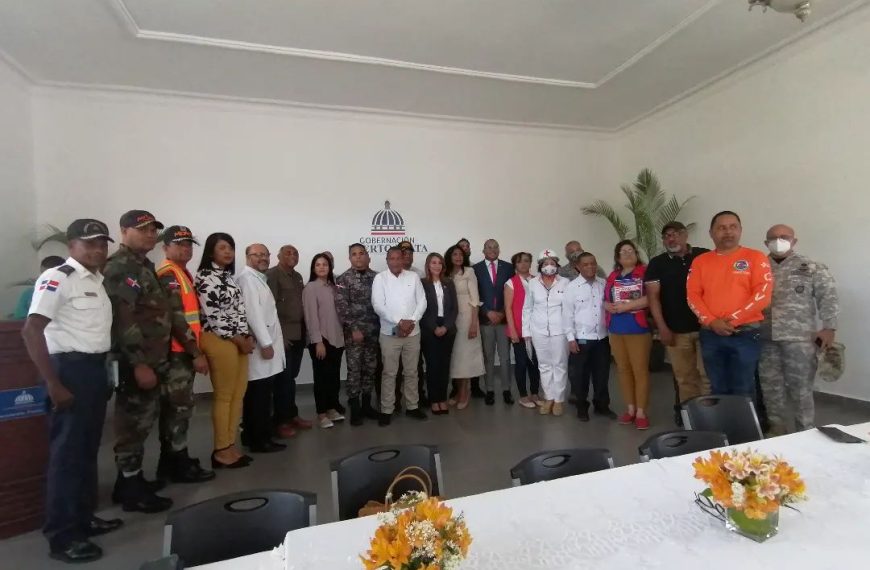 El director del Hospital Ricardo Limardo, participa en rueda de prensa Semana Santa Conciencia por la Vida 2022.