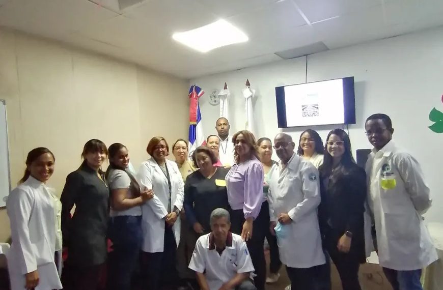 El Instituto Nacional de Administraci&oacute;n P&uacute;blica (INAP) capacita colaboradores del Hospital Ricardo Limardo.