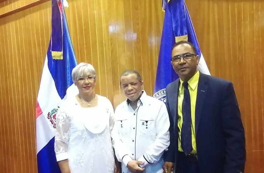 El Doctor Carlos Reyes Salas asisti&oacute; a toma de posesi&oacute;n de la nueva direcci&oacute;n Universidad Aut&oacute;noma de Santo Domingo ( UASD).