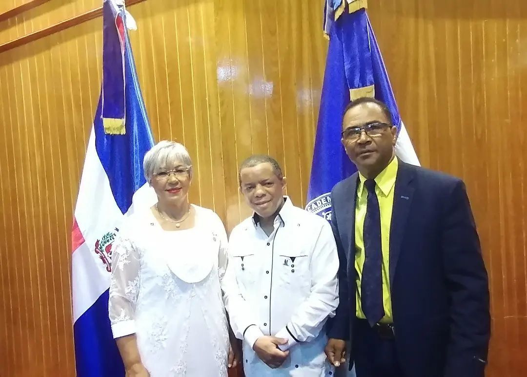 Read more about the article El Doctor Carlos Reyes Salas  asistió a toma de posesión de la nueva dirección Universidad Autónoma de Santo Domingo ( UASD).