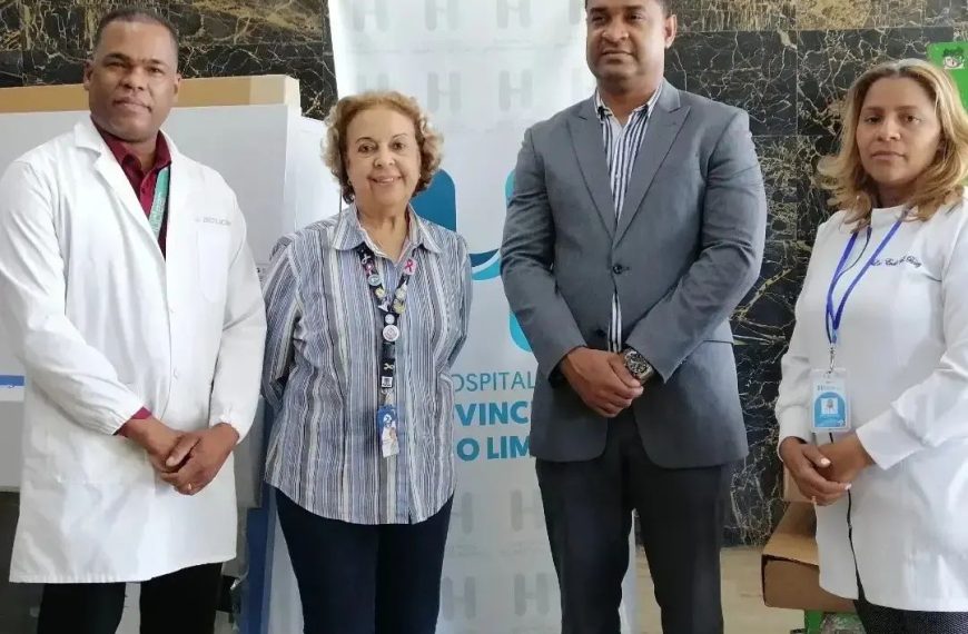 El Servicio Nacional de Salud (SNS), entrega Cabina de Bio Seguridad al Hospital Ricardo Limardo.