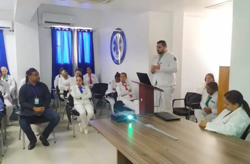 Consejo de Ense&ntilde;anza e Investigaciones del Hospital present&oacute; su cuarta sesi&oacute;n cl&iacute;nica junto a los coordinadores de Residencias.