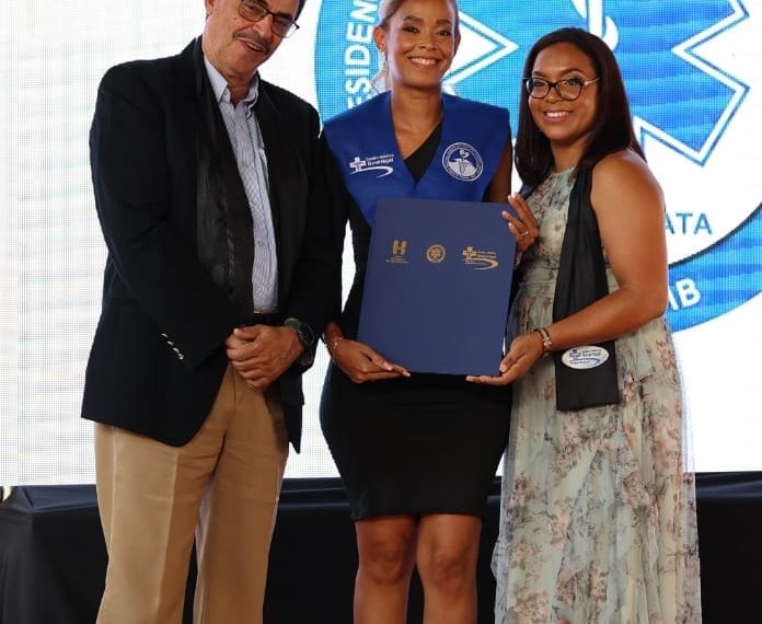 El Hospital Ricardo Limardo y el Centro M&eacute;dico Bounigal celebran acto de Graduaci&oacute;n de la Residencia de Emergencia y Desastres.