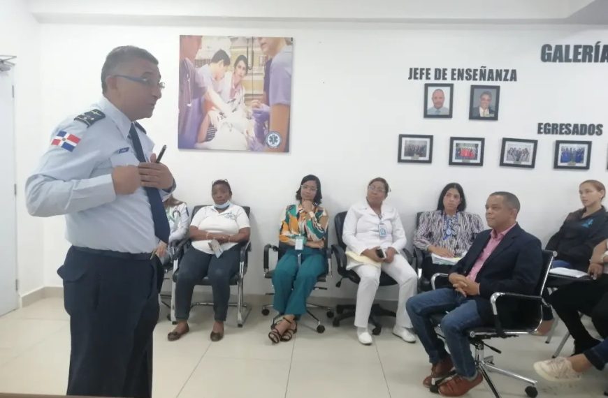 Hospital Ricardo Limardo realiza charla de concientizaci&oacute;n de C&aacute;ncer de mama.