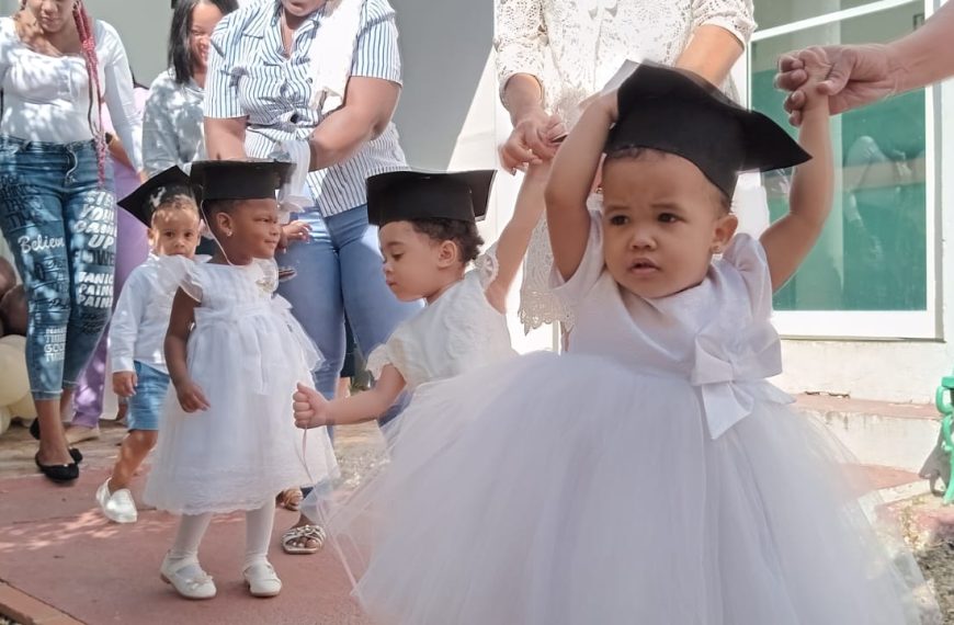 Hospital Ricardo Limardo realiza segunda graduaci&oacute;n de ni&ntilde;os del programa Mam&aacute; Canguro.