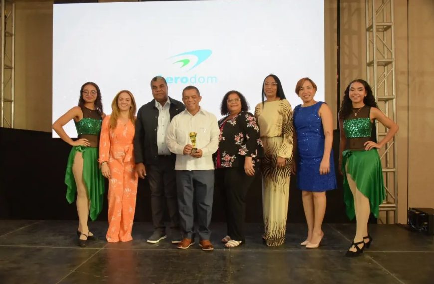 La Unidad de Hemodi&aacute;lisis del Hospital Provincial Ricardo Limardo recibe el premio &ldquo;Buen Servicio a la Comunidad&rdquo;.