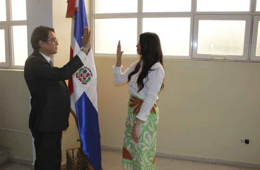 El Hospital Provincial Ricardo Limardo recibe formalmente a Rosanna Marcelle Cueto Gonz&aacute;lez como nueva Directora M&eacute;dica.