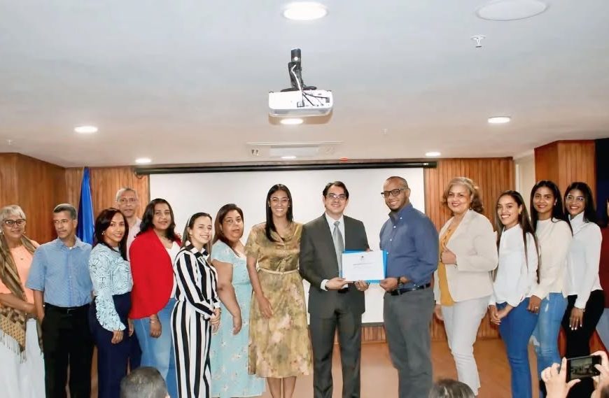 El departamento de Salud Mental del HPRL recibe reconocimiento.